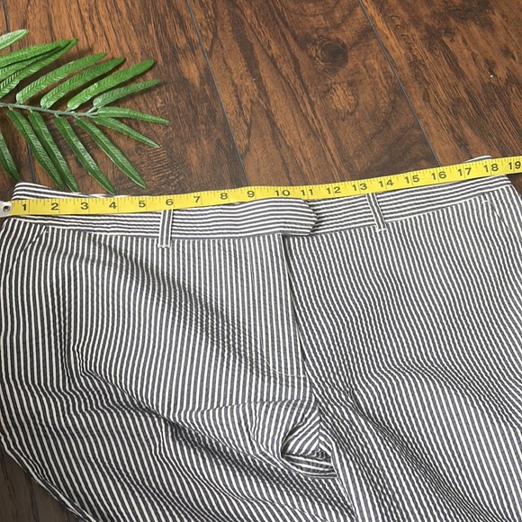 Woman’s seersucker straight leg pants - Picture 8 of 8